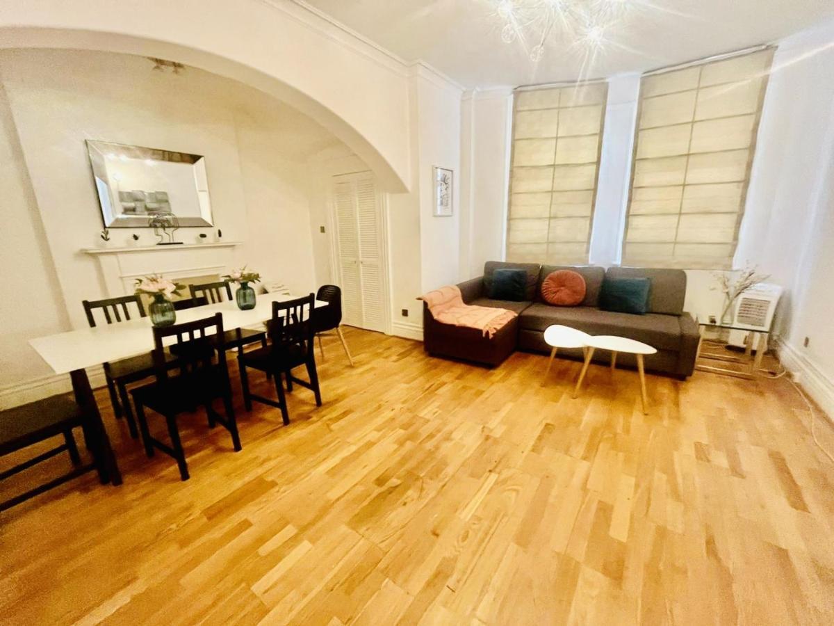 2 Bedroom Flat In Diplomatic Enclave In Kensington London Exterior photo