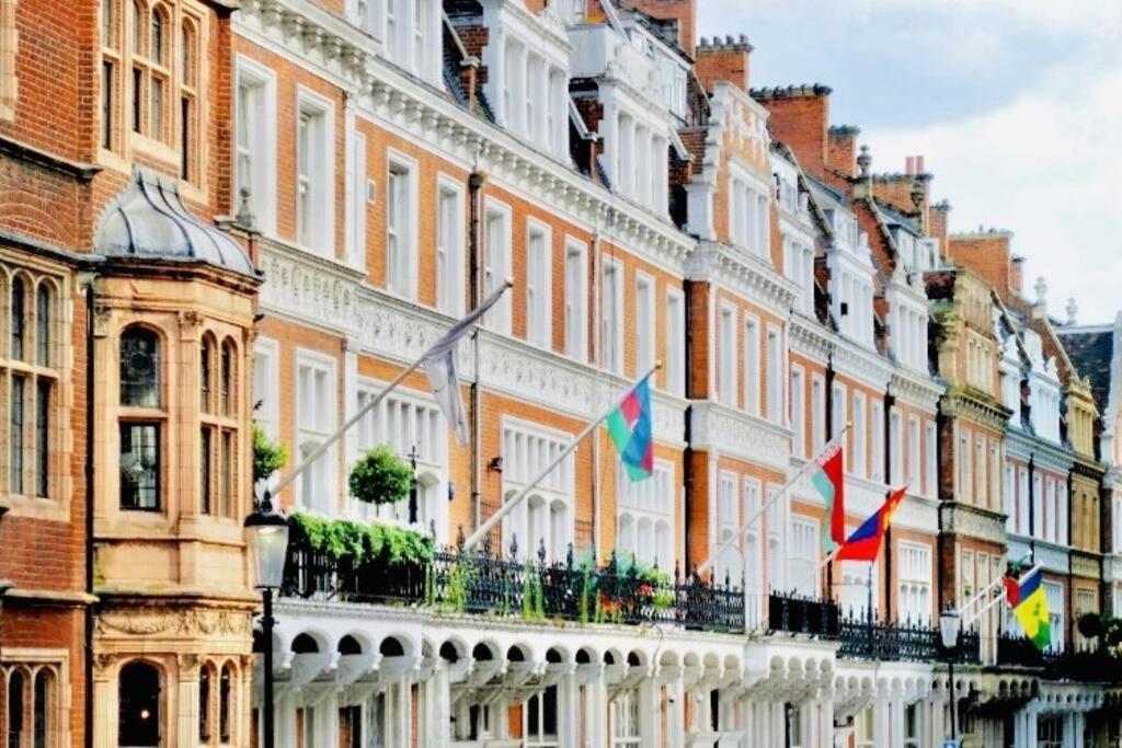 2 Bedroom Flat In Diplomatic Enclave In Kensington London Exterior photo